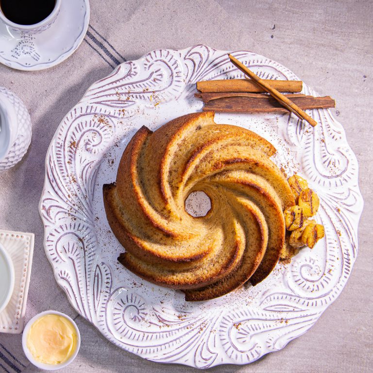 RECEITA Bolo de Farinha de Rosca com Banana Grupo PQ Alimentos RECEITA Bolo de Farinha de Rosca com Banana Grupo PQ Alimentos