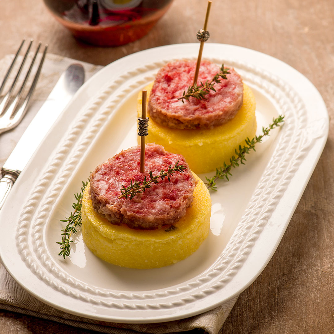 RECEITA Aperitivo de Polenta com Salame Grupo PQ Alimentos